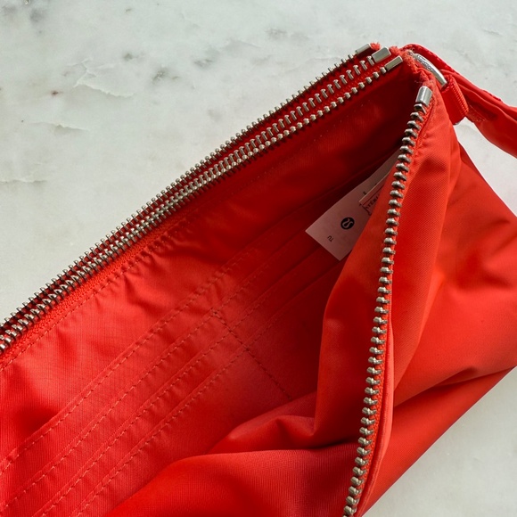 Lululemon Now and Always Pouch Puffy – Autumn Red – Excellent Condition - Picture 6 of 7